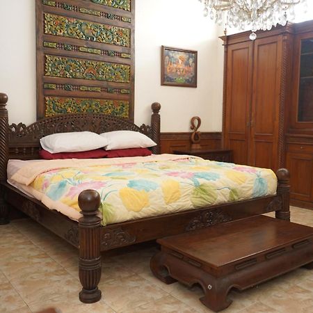 Rumah Pesik Art Heritage Gondowulung 外观 照片