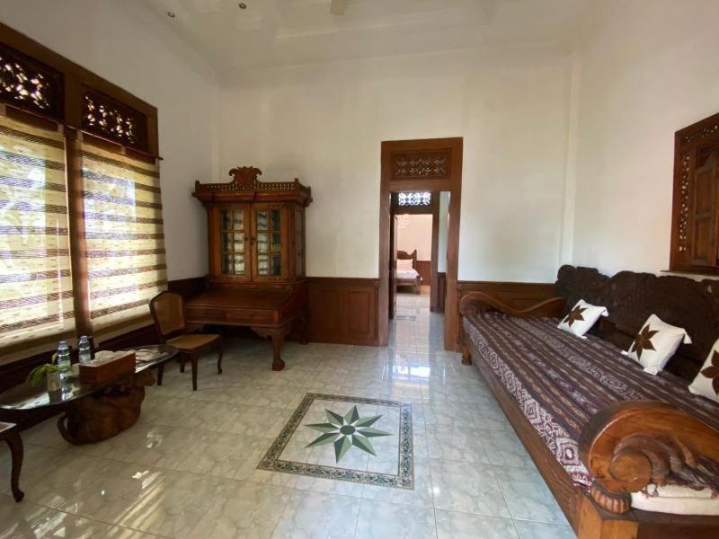 Rumah Pesik Art Heritage Gondowulung 外观 照片